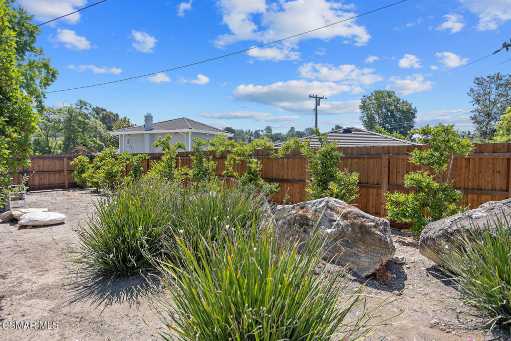 1091 La Cresta Drive
