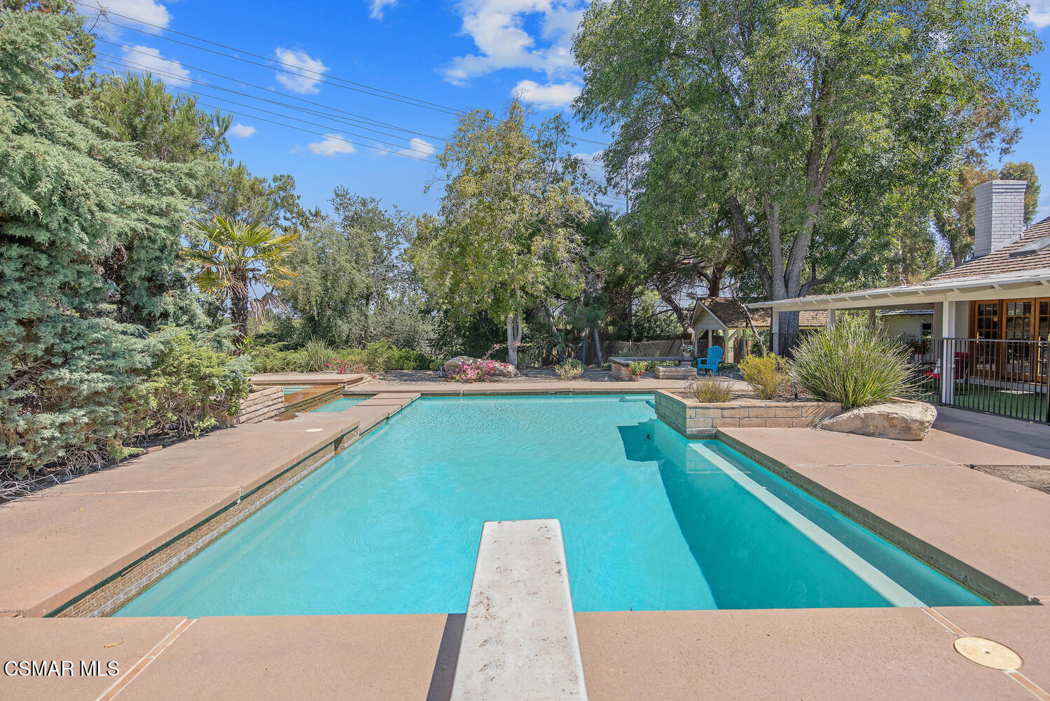 1091 La Cresta Drive