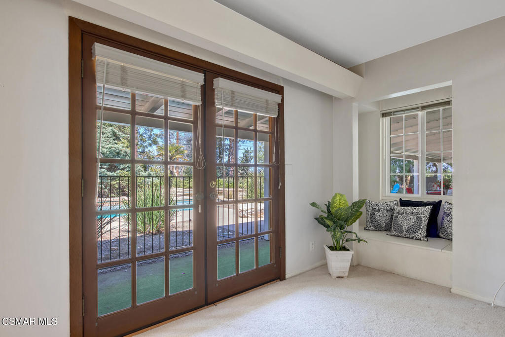 1091 La Cresta Drive