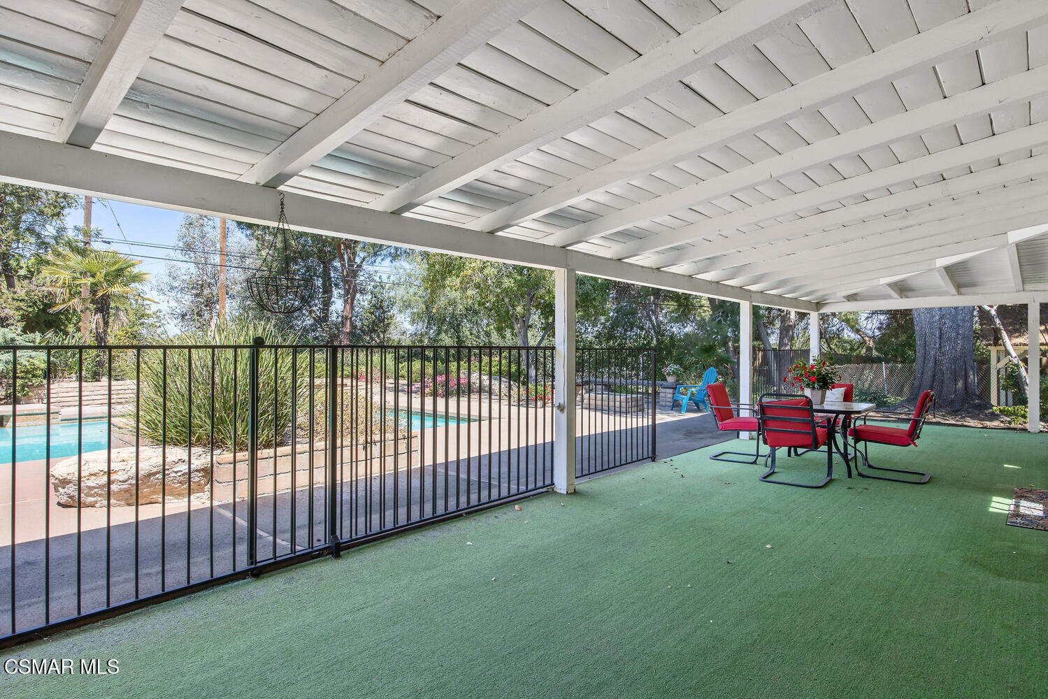 1091 La Cresta Drive