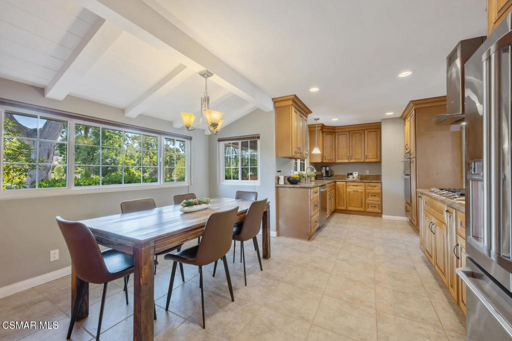 1091 La Cresta Drive