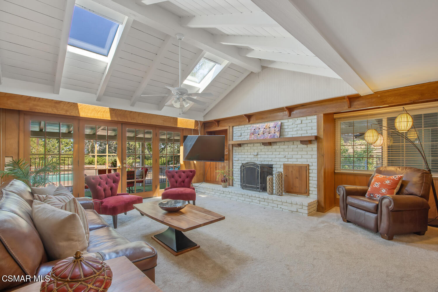 1091 La Cresta Drive