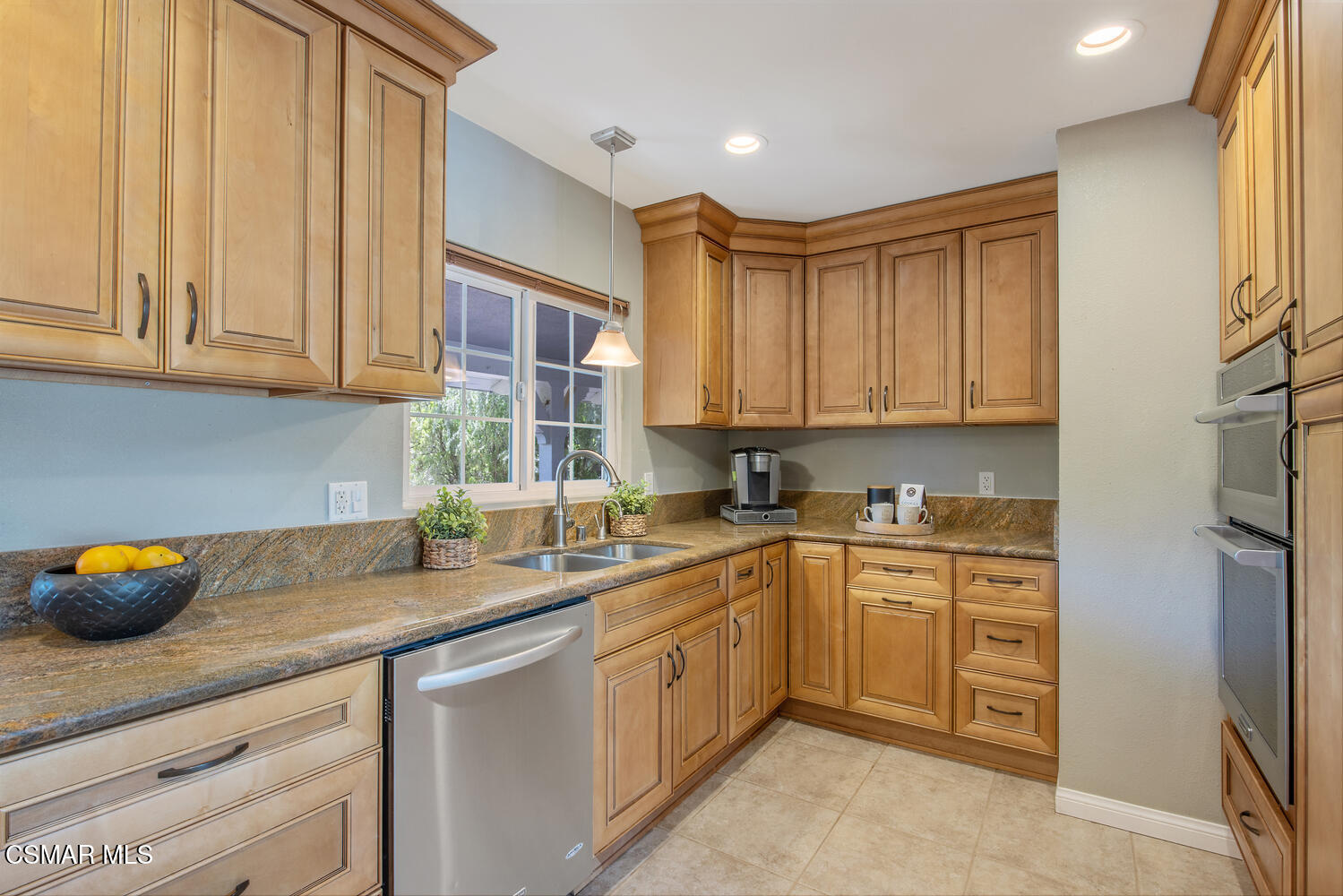 1091 La Cresta Drive