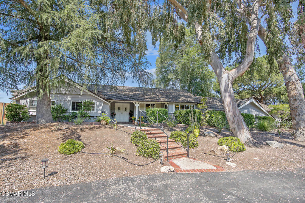 1091 La Cresta Drive