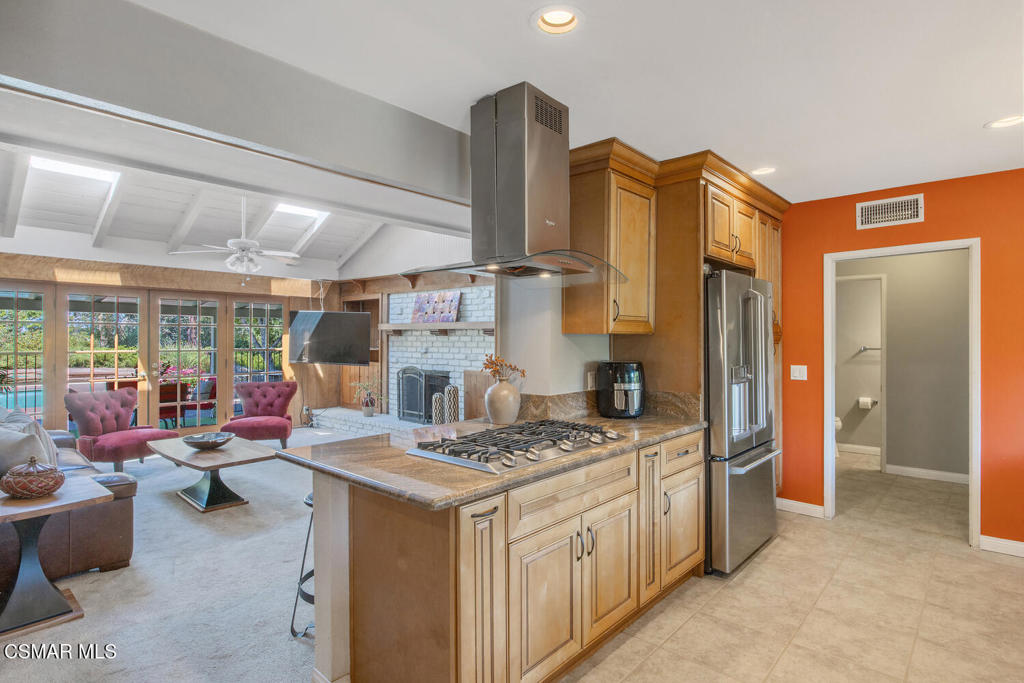 1091 La Cresta Drive