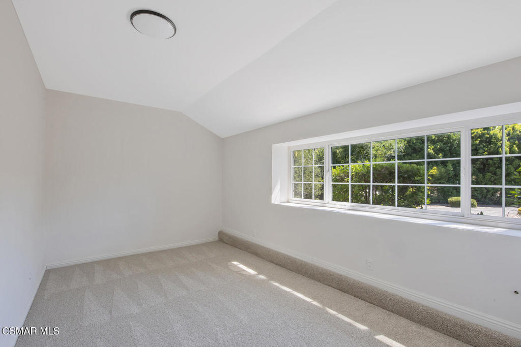 1091 La Cresta Drive