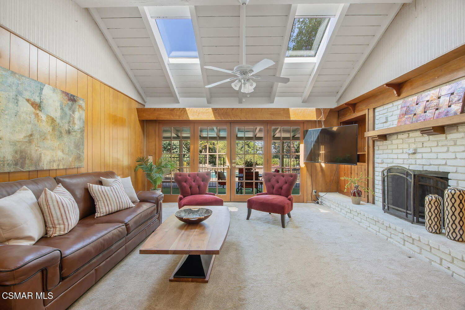 1091 La Cresta Drive