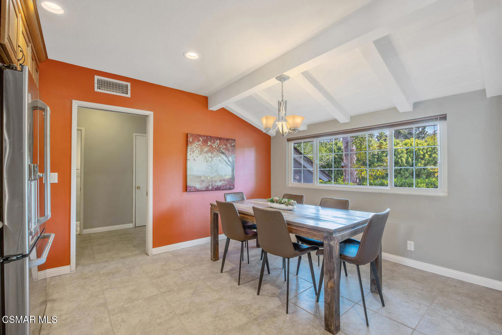 1091 La Cresta Drive