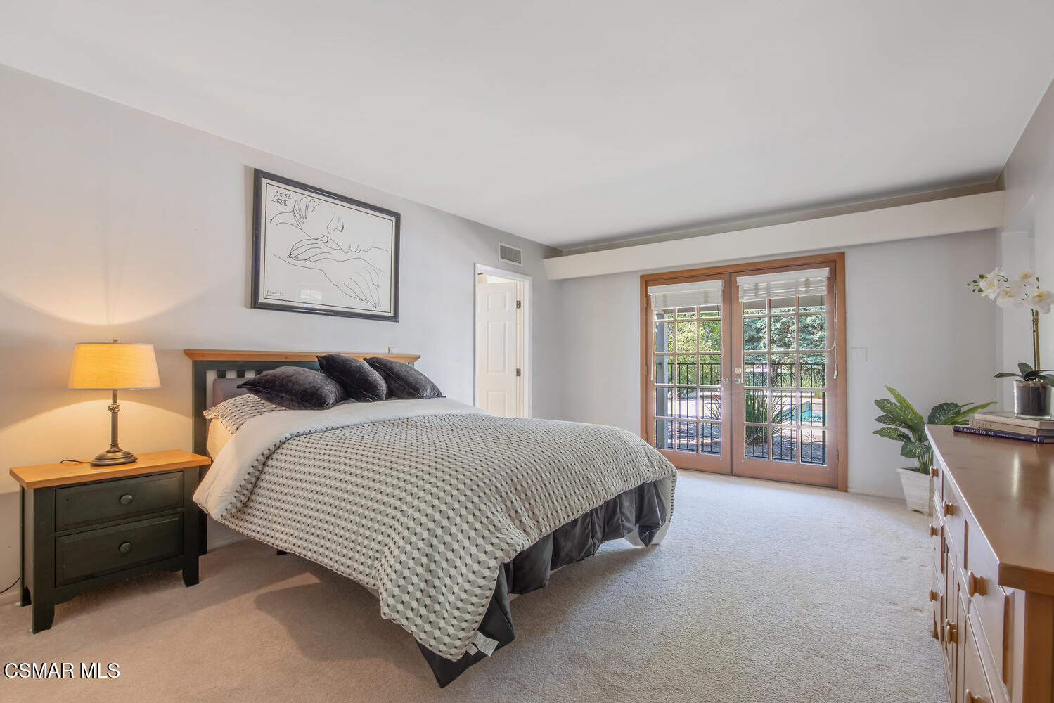 1091 La Cresta Drive
