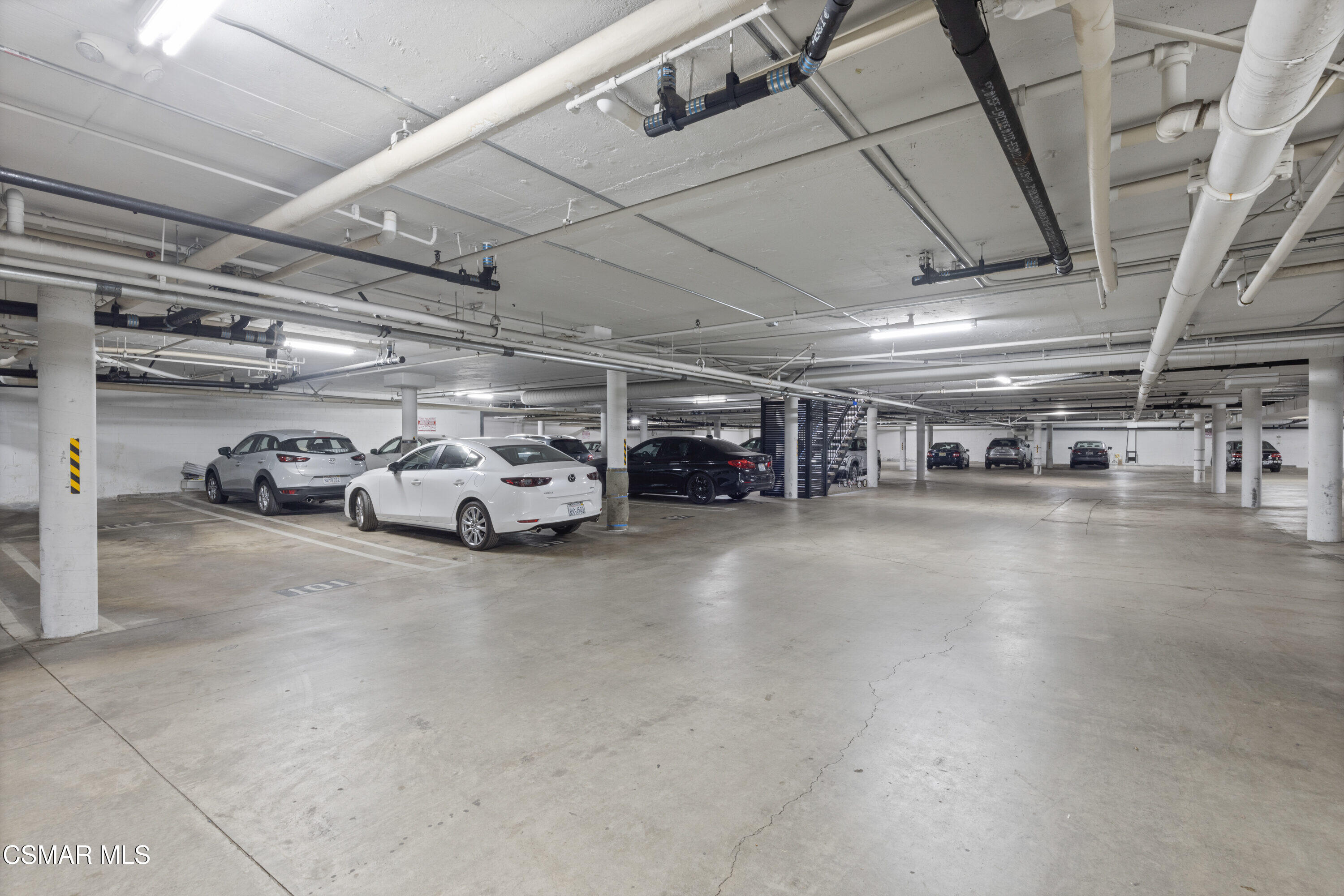 4949 Genesta Avenue, 412