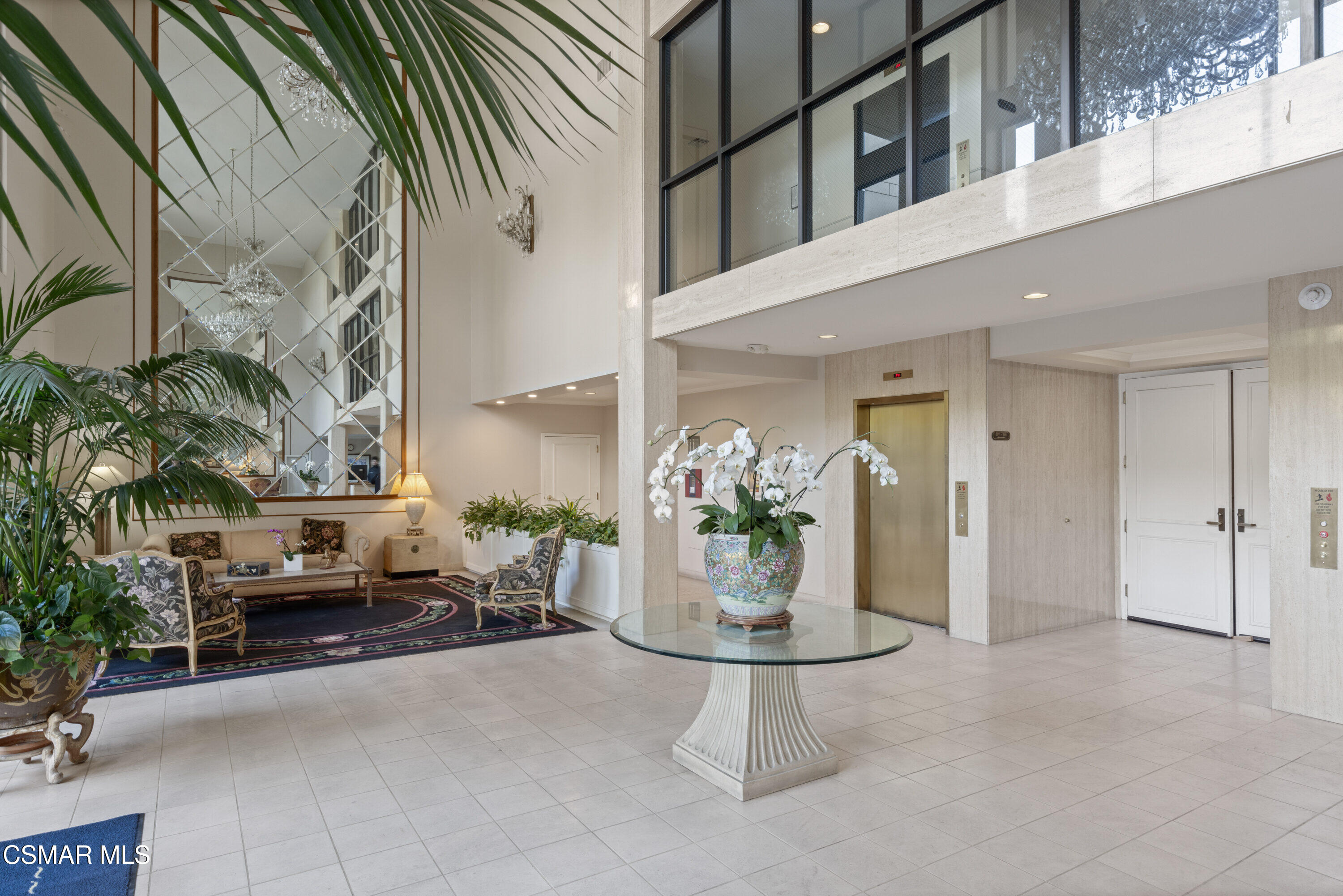 4949 Genesta Avenue, 412