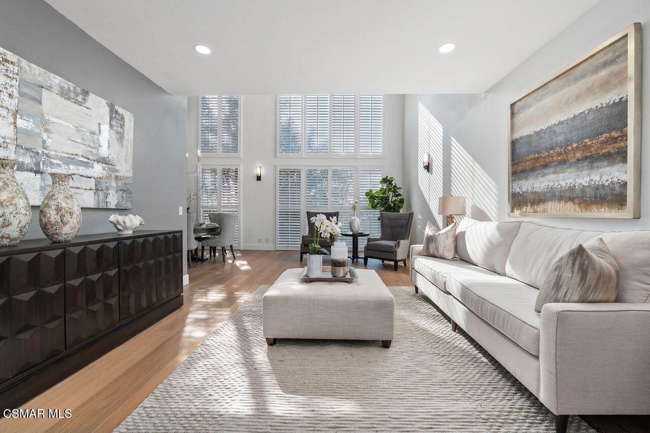 4949 Genesta Avenue, 412