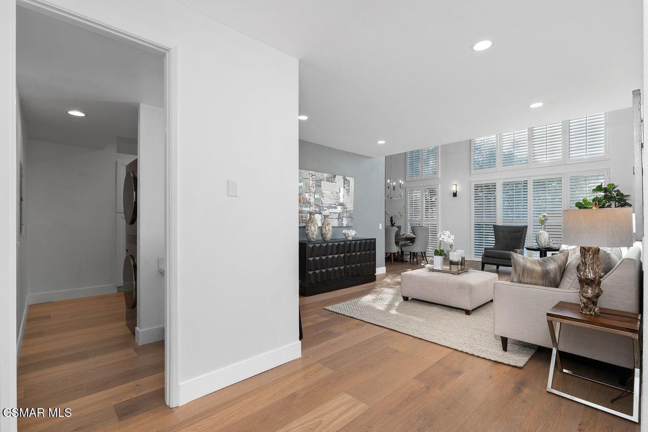 4949 Genesta Avenue, 412