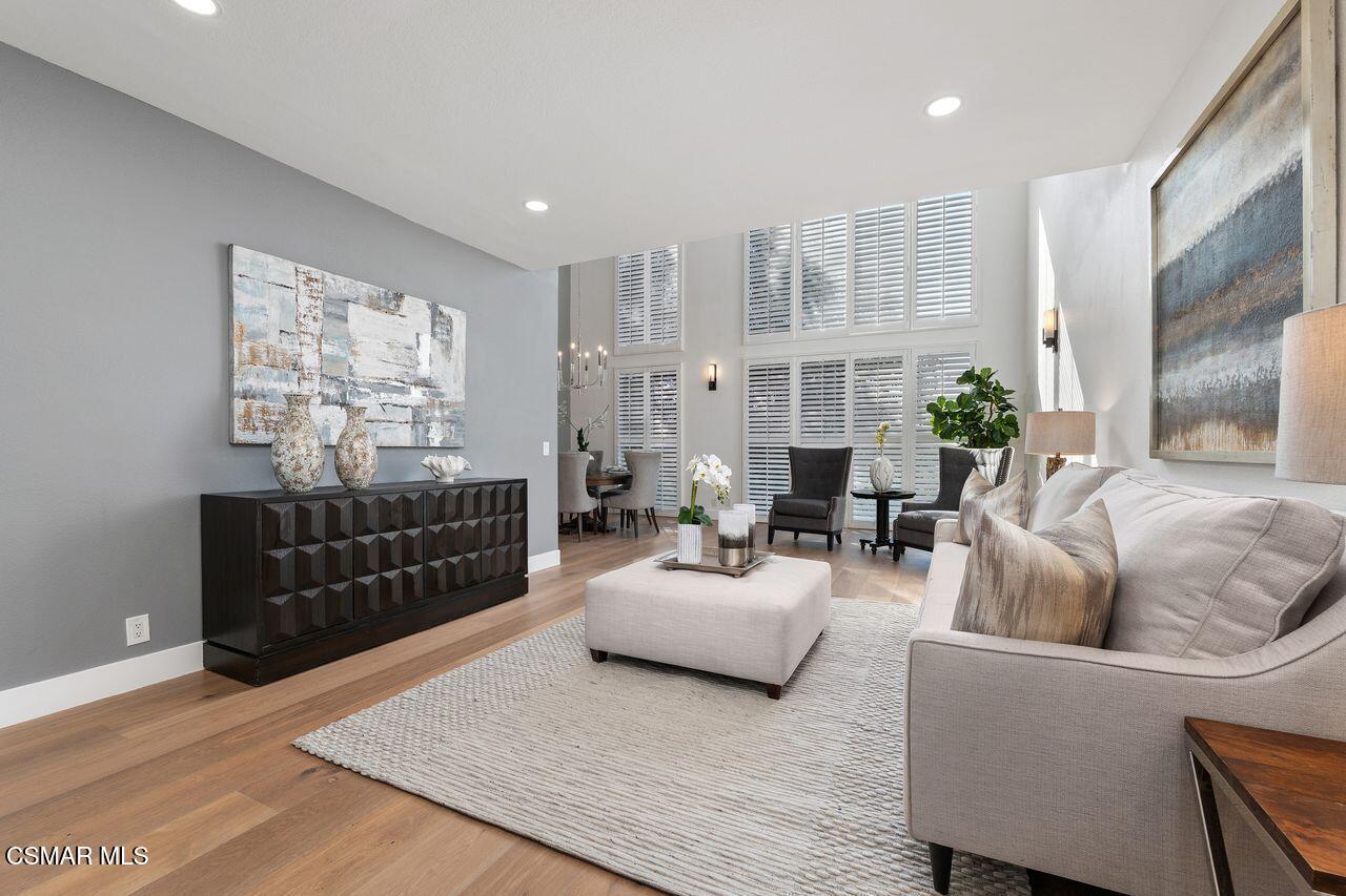 4949 Genesta Avenue, 412