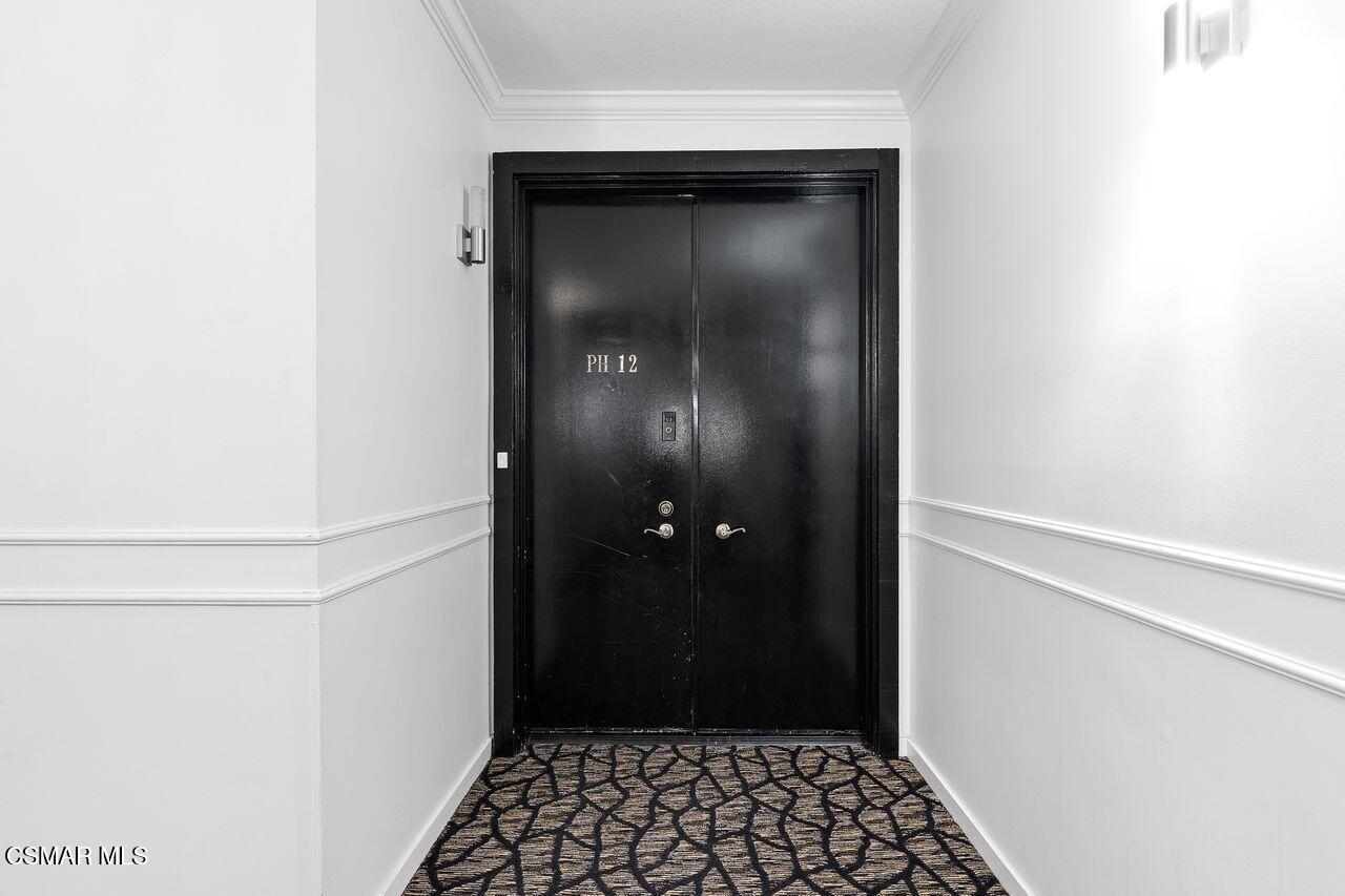 4949 Genesta Avenue, 412