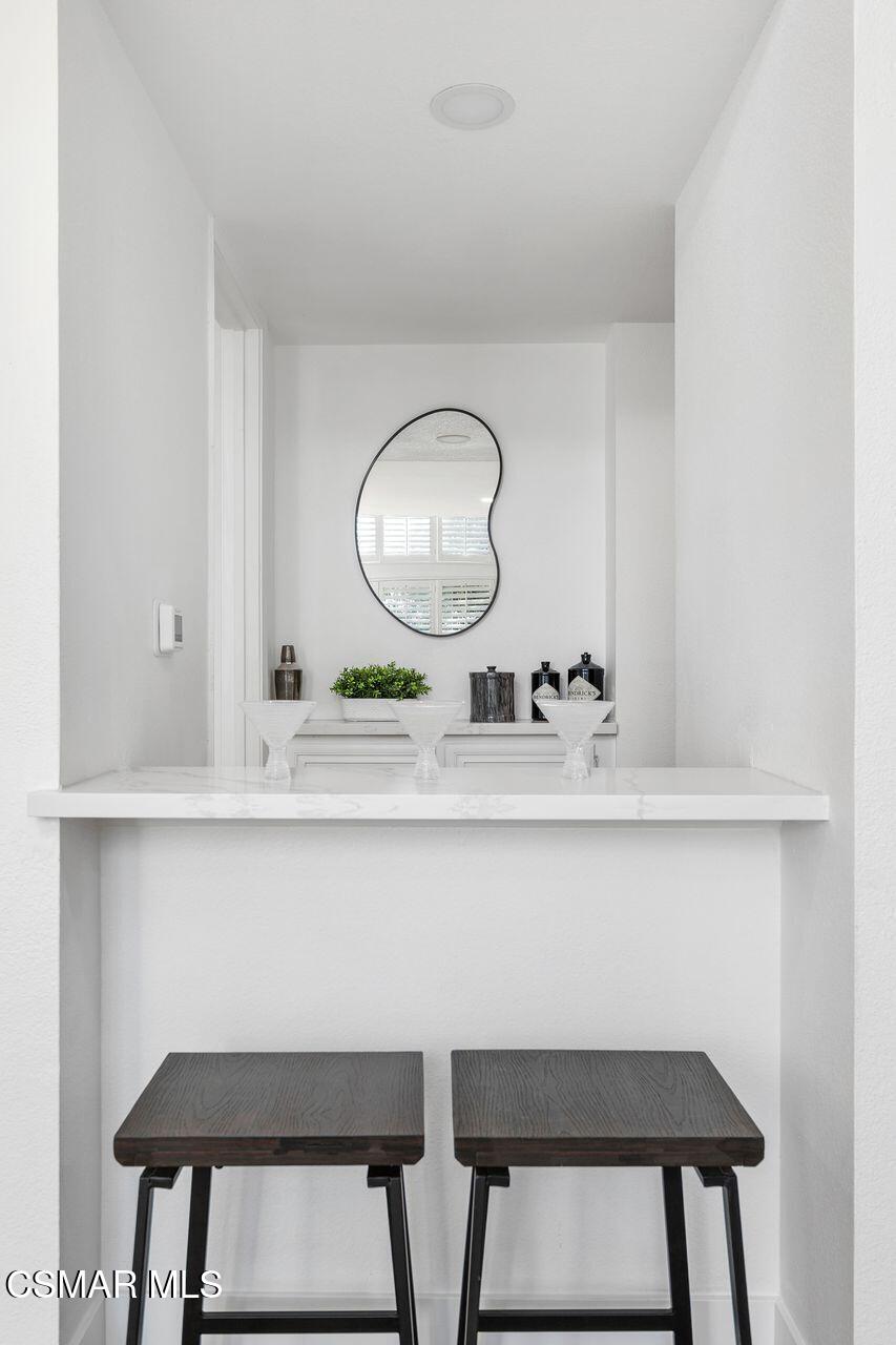 4949 Genesta Avenue, 412