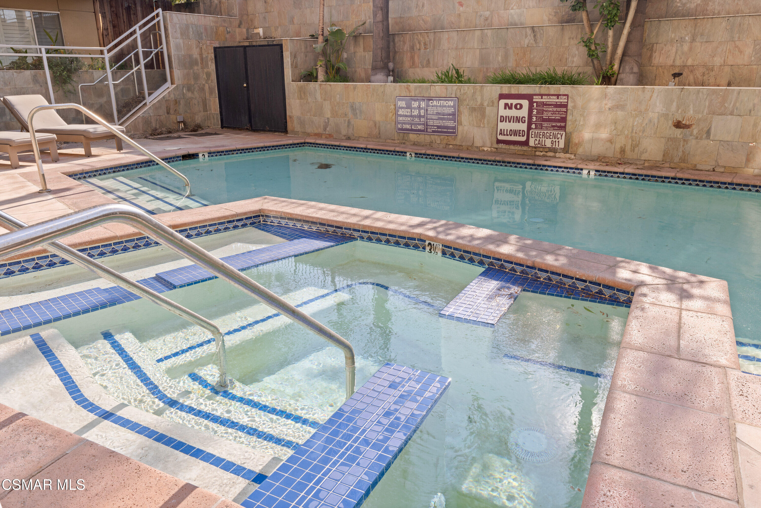 4949 Genesta Avenue, 412