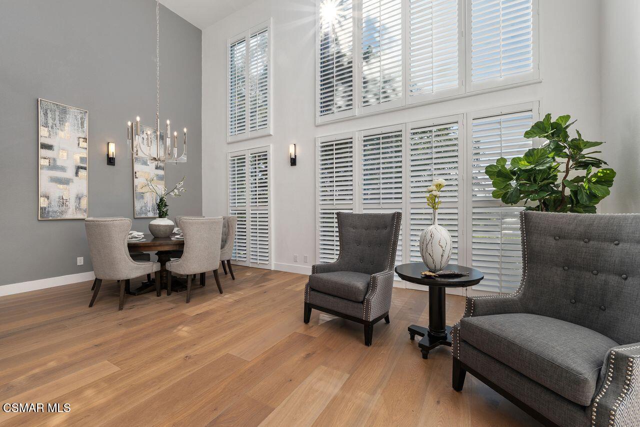 4949 Genesta Avenue, 412