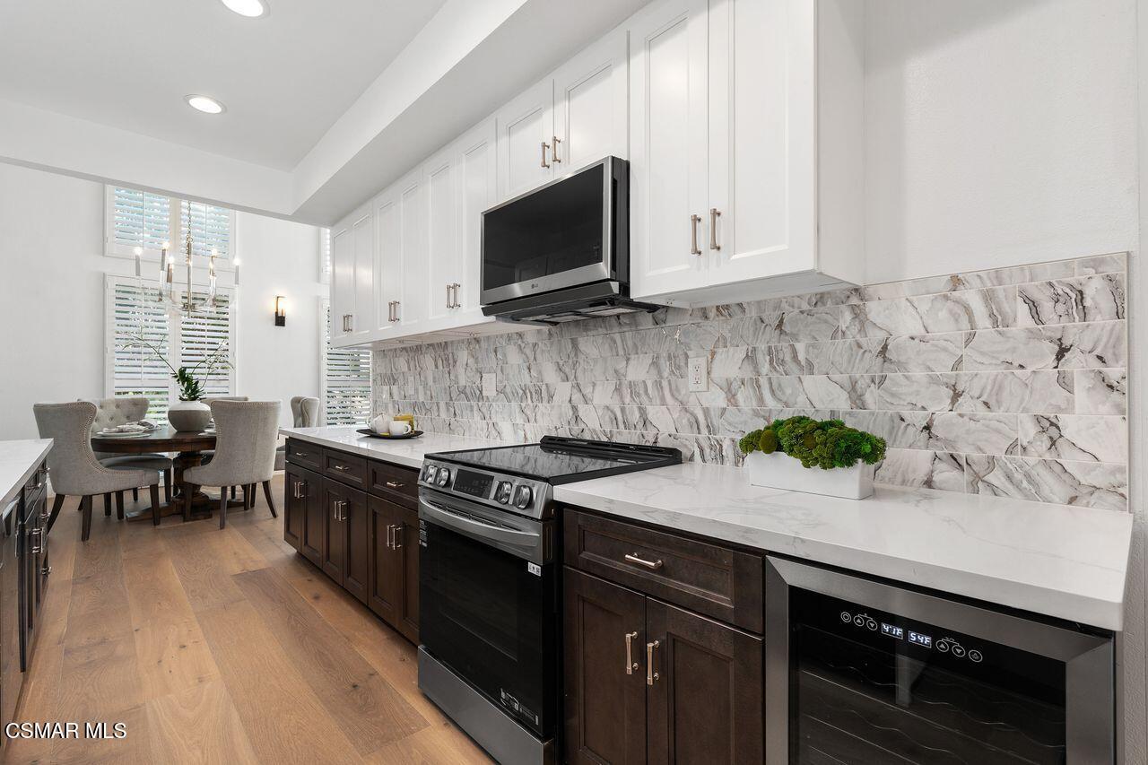 4949 Genesta Avenue, 412