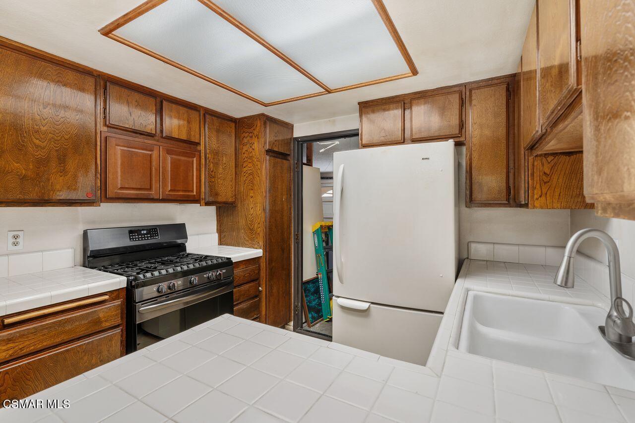 5291 Colodny Drive, 19
