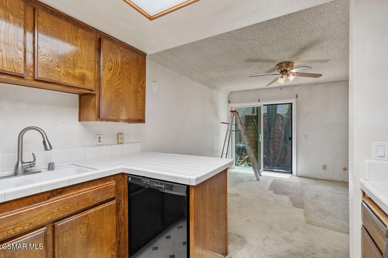 5291 Colodny Drive, 19