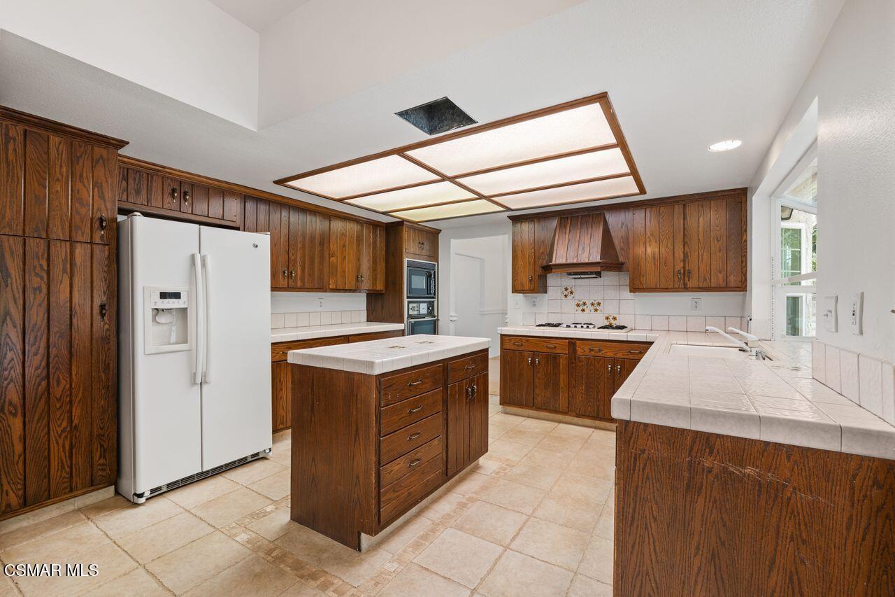 5523 Ember Court