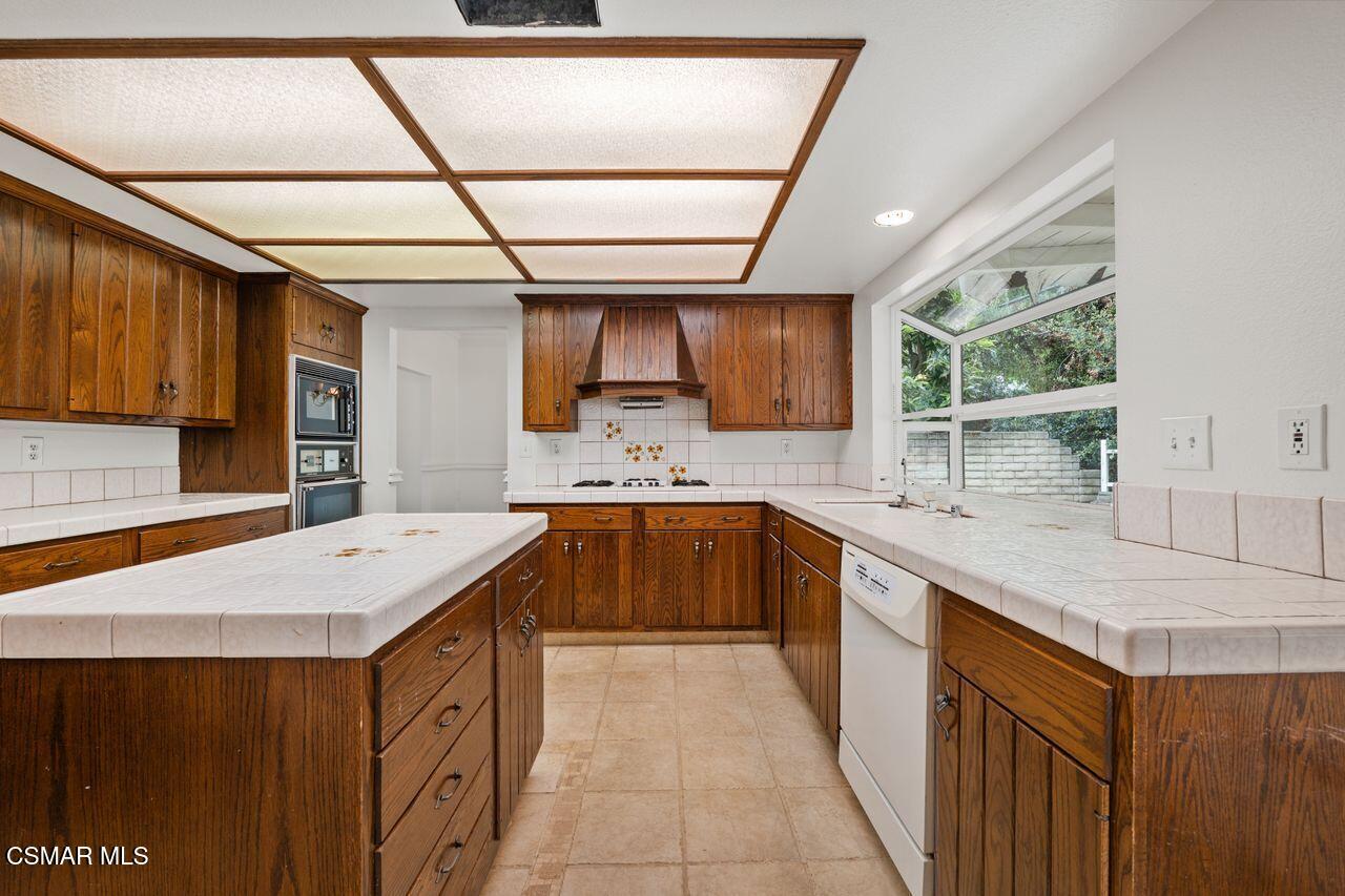 5523 Ember Court