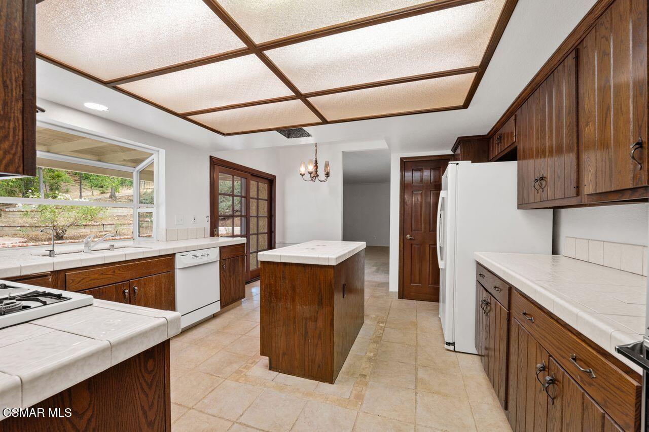 5523 Ember Court