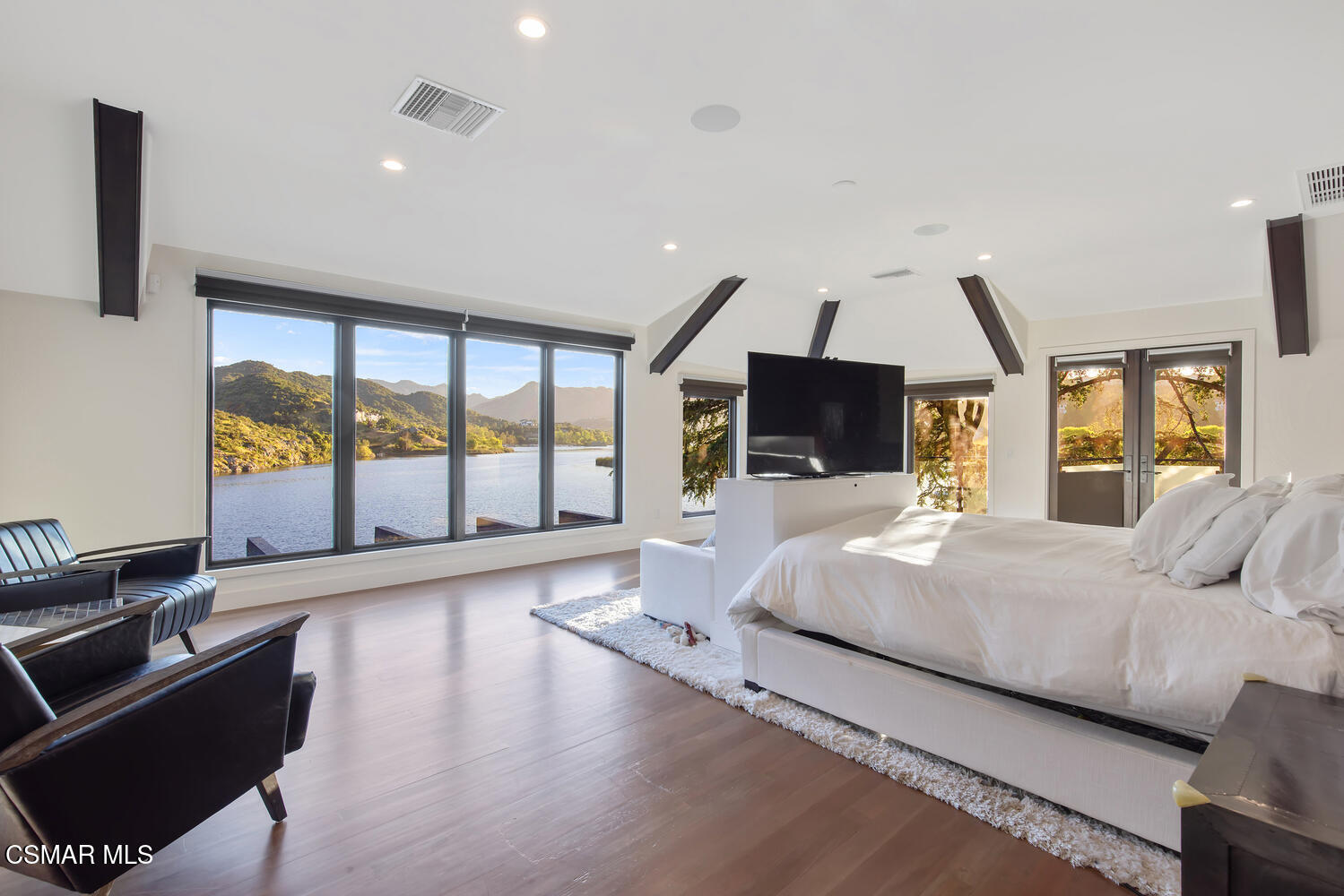 844 Lake Sherwood Drive