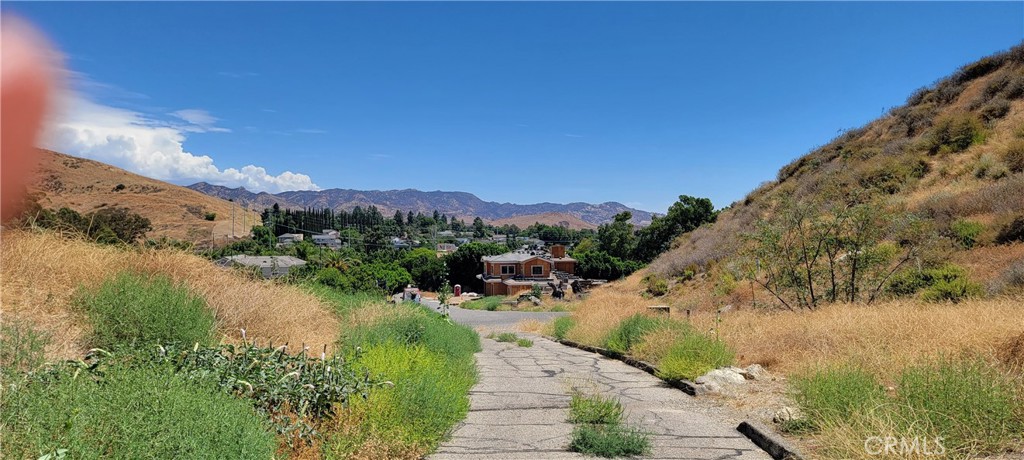 3900 Lightning Ridge Way