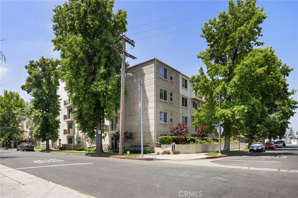 14412 Killion Street 405