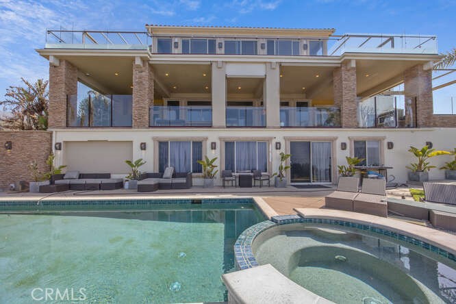 3229 Rambla Pacifico