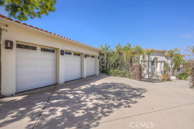 3229 Rambla Pacifico