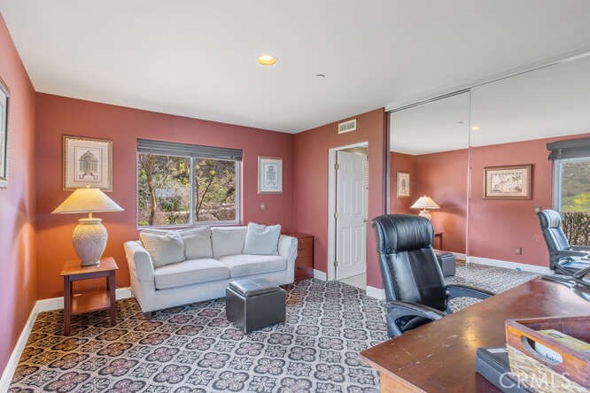 3229 Rambla Pacifico
