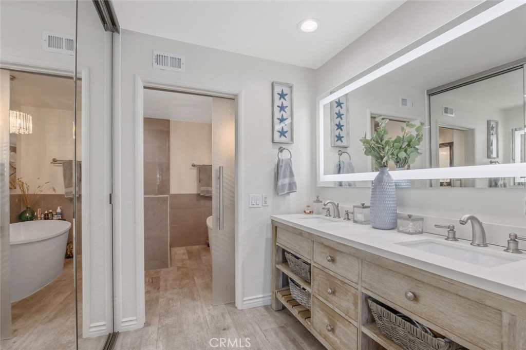 4901 Calle Montecillo