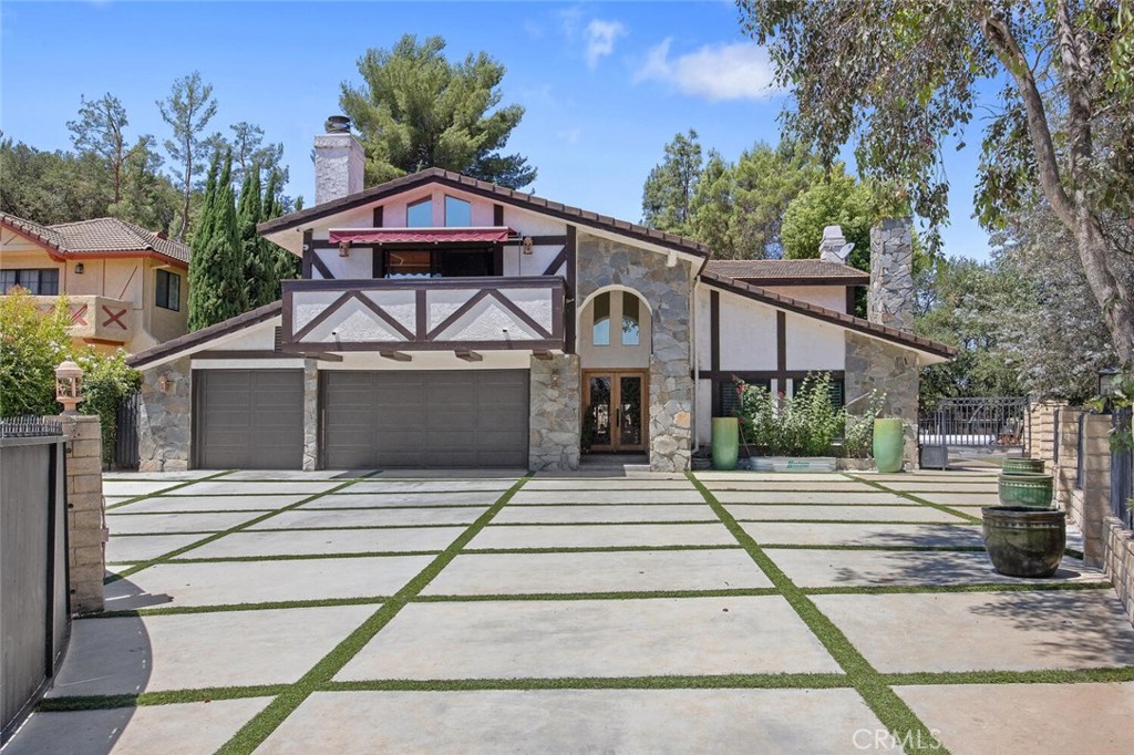 4901 Calle Montecillo