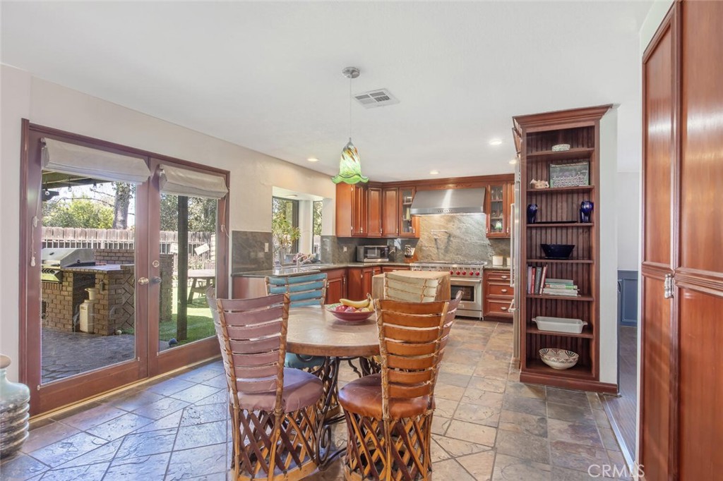4901 Calle Montecillo