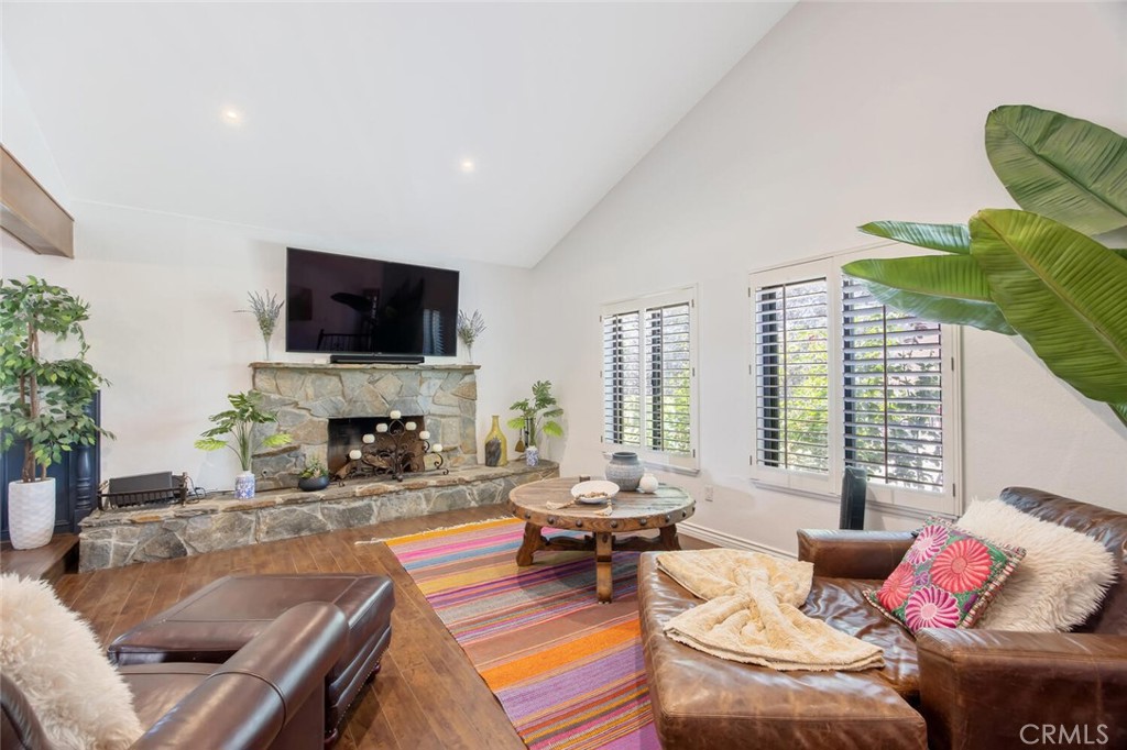 4901 Calle Montecillo