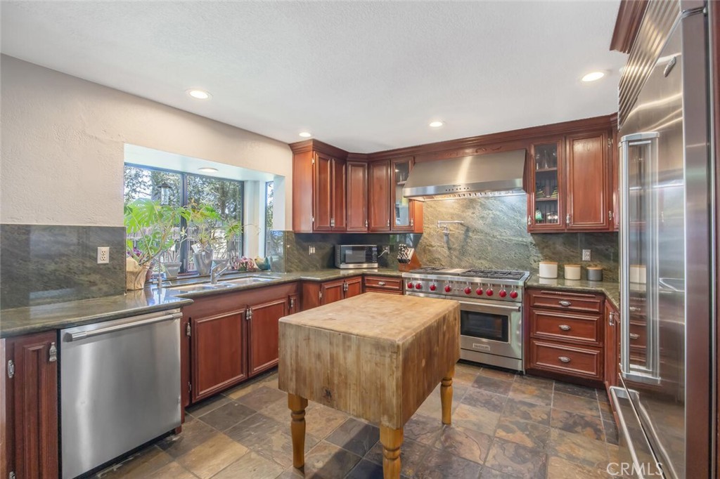 4901 Calle Montecillo