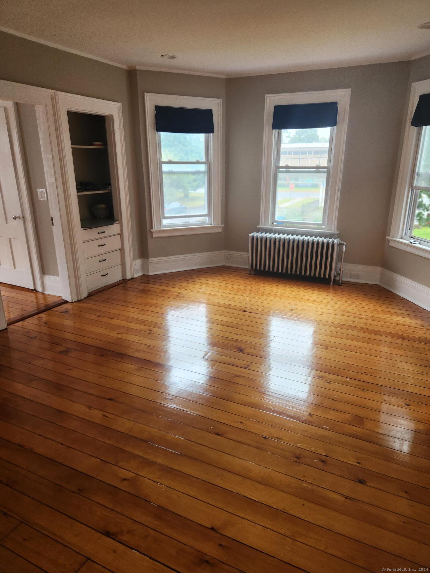 54 Loomis Avenue