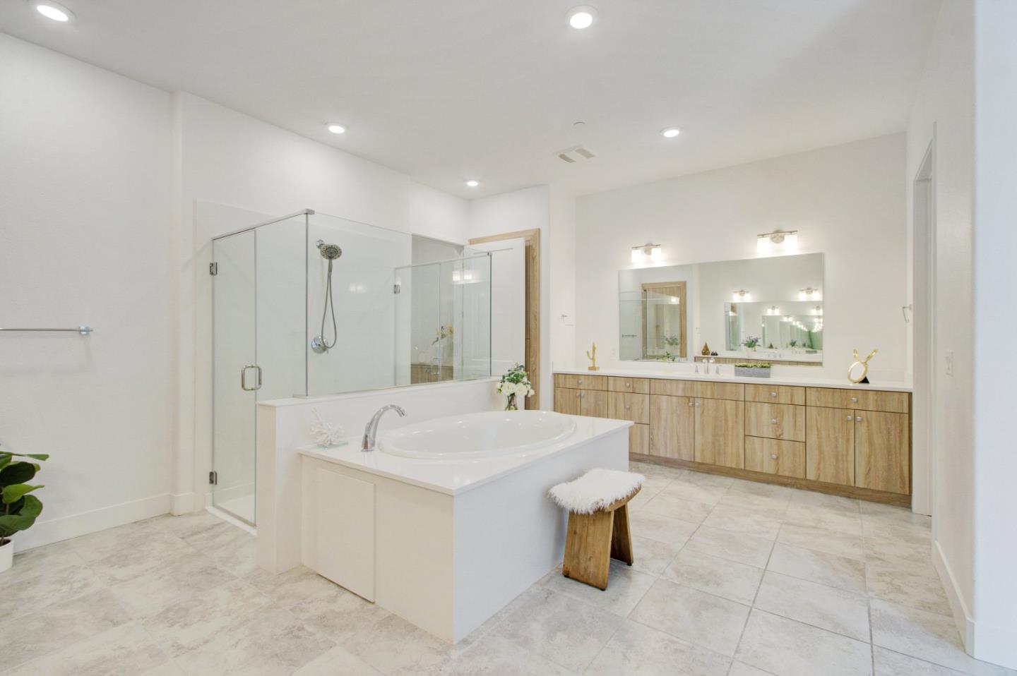 2339 Kinetic CMN 405