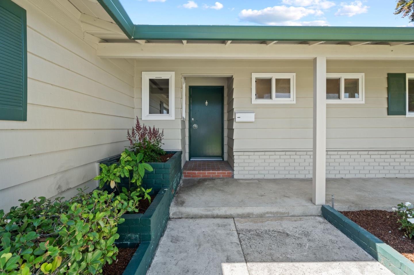 1022 Hiawatha CT