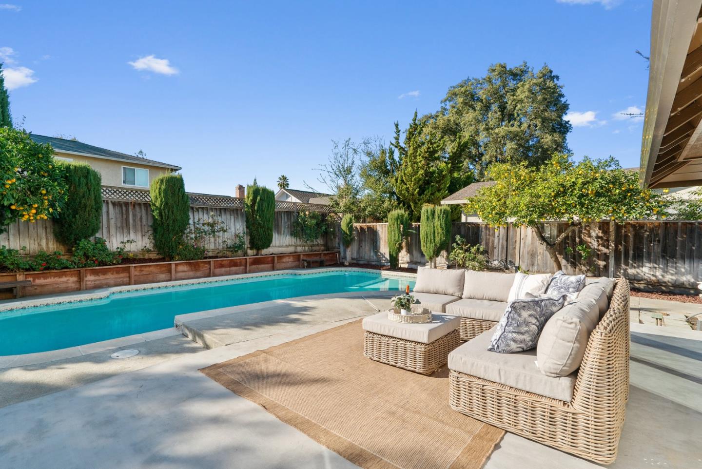 2227 Westmoreland DR