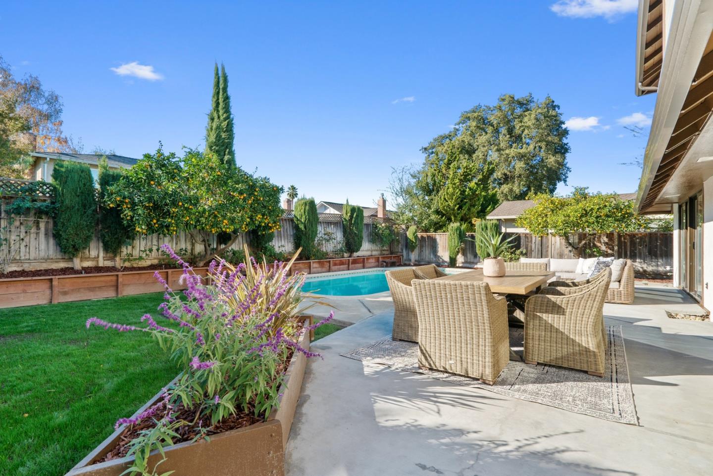 2227 Westmoreland DR