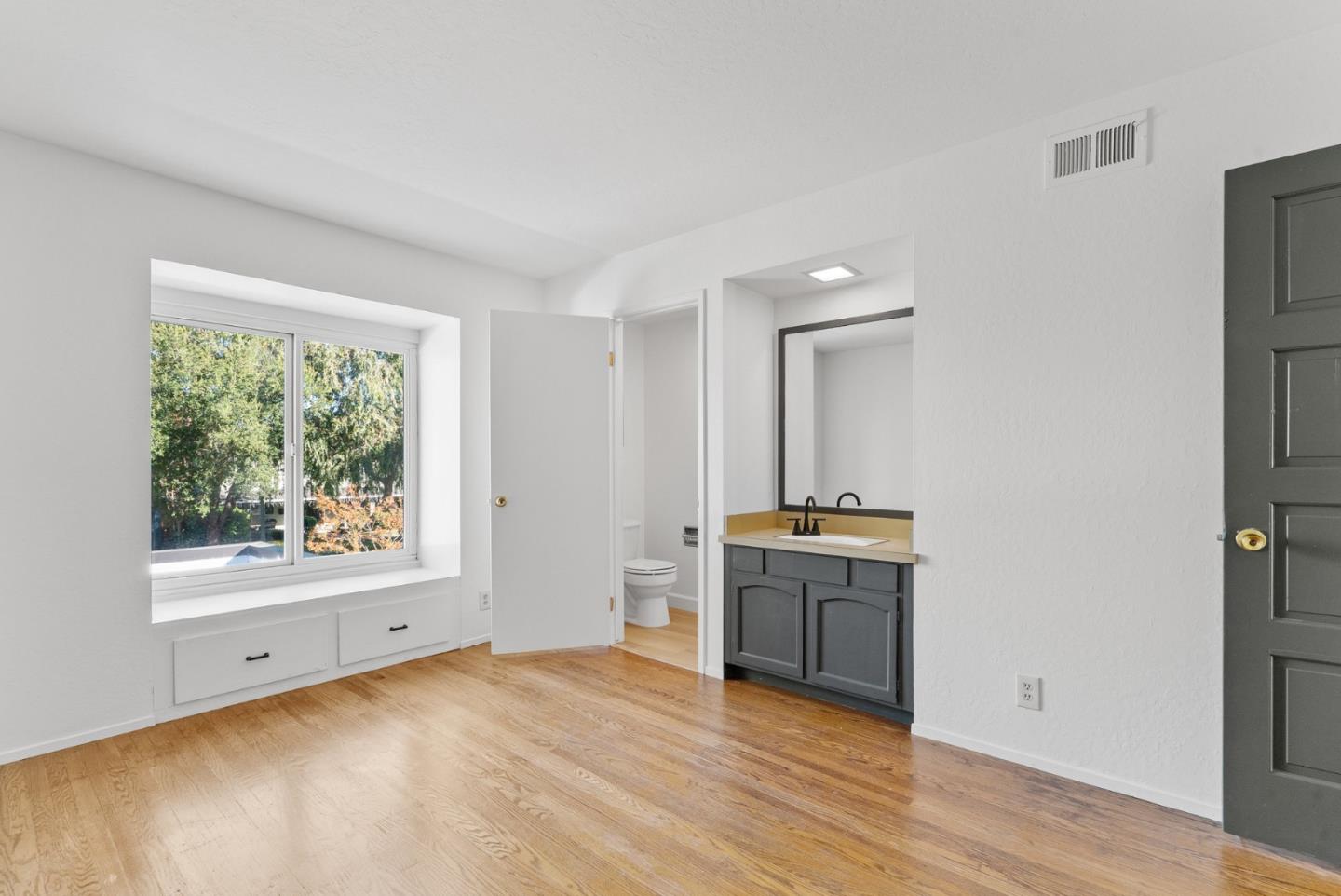 2227 Westmoreland DR