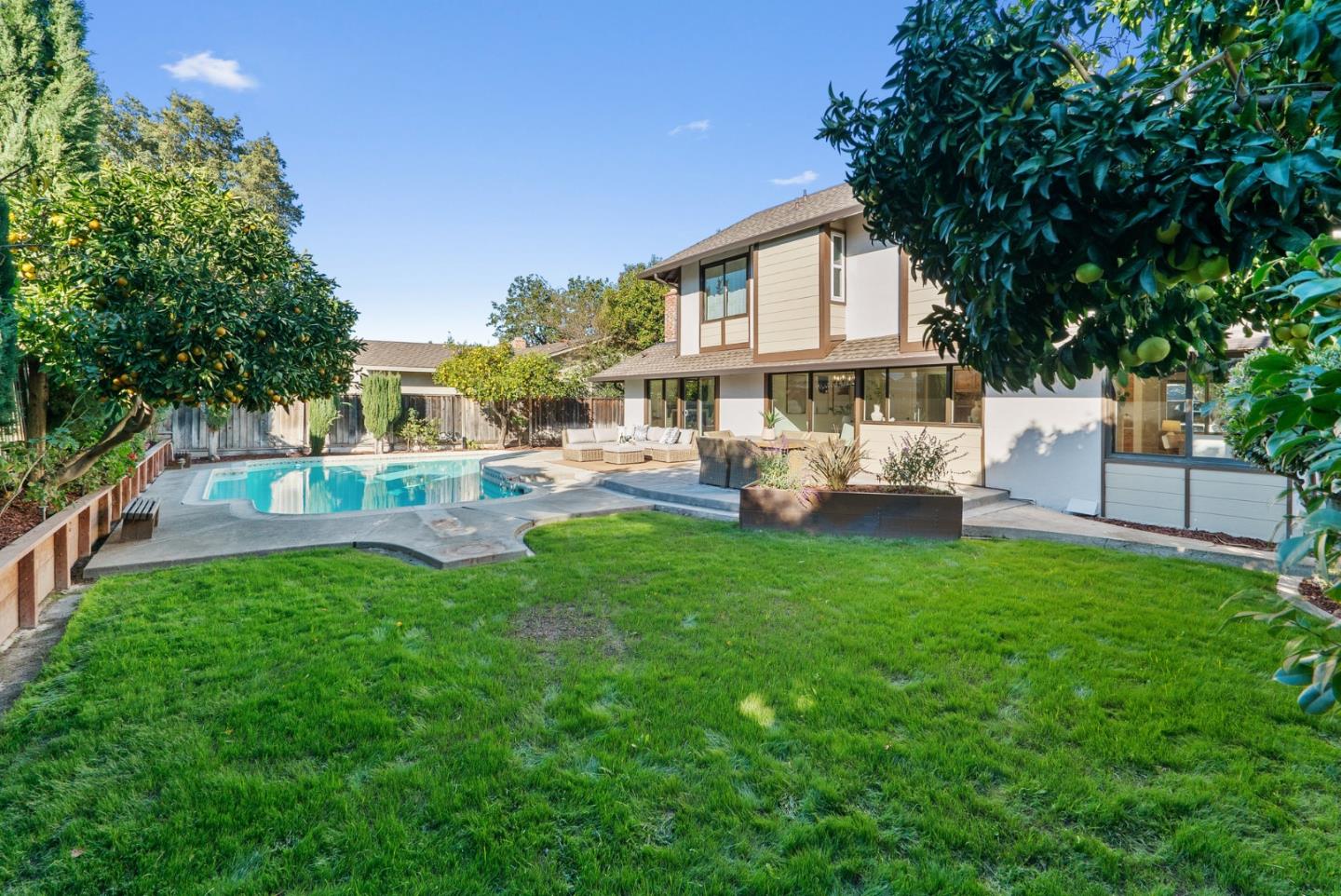 2227 Westmoreland DR