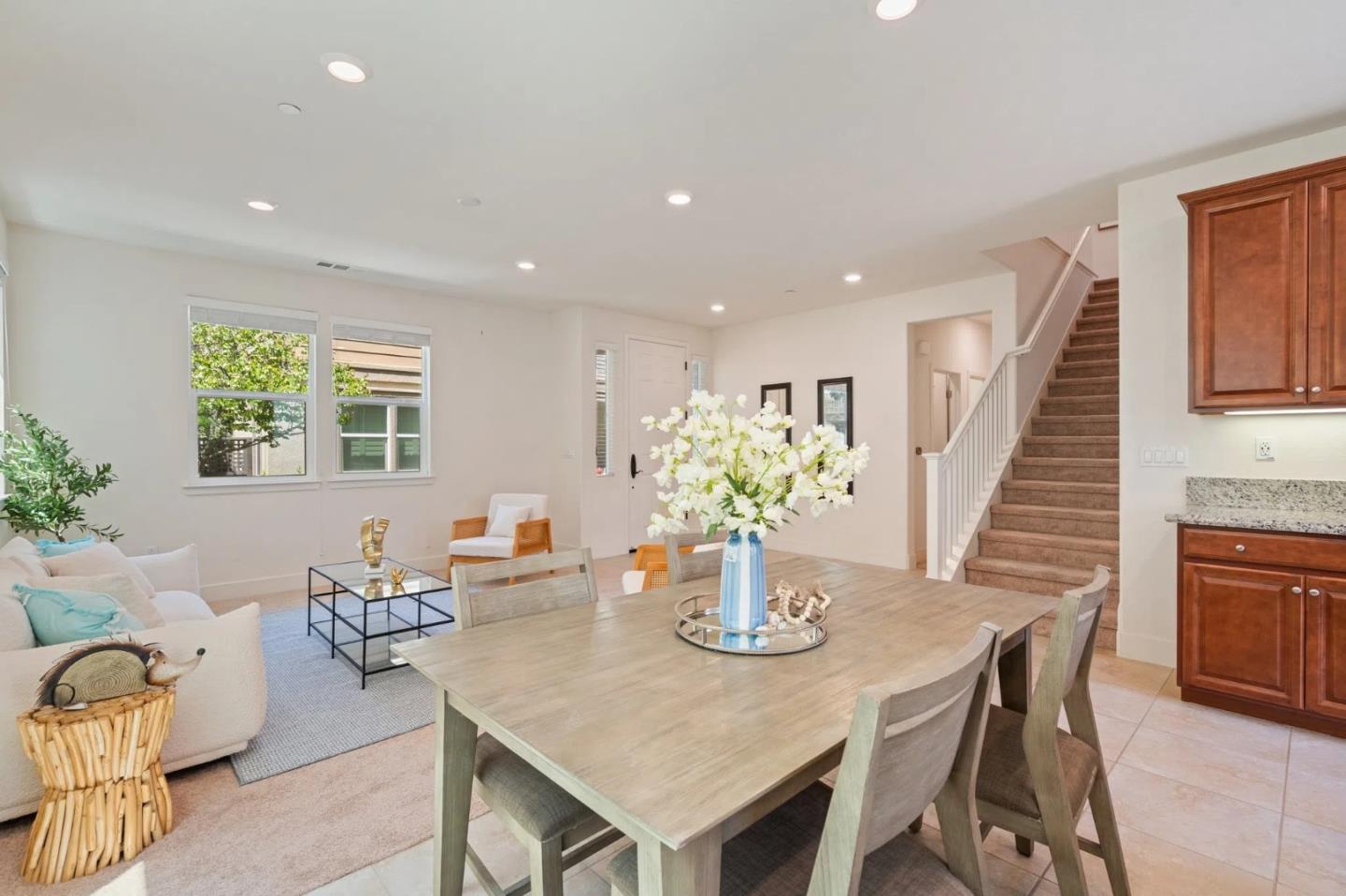 2762 Alliston Loop