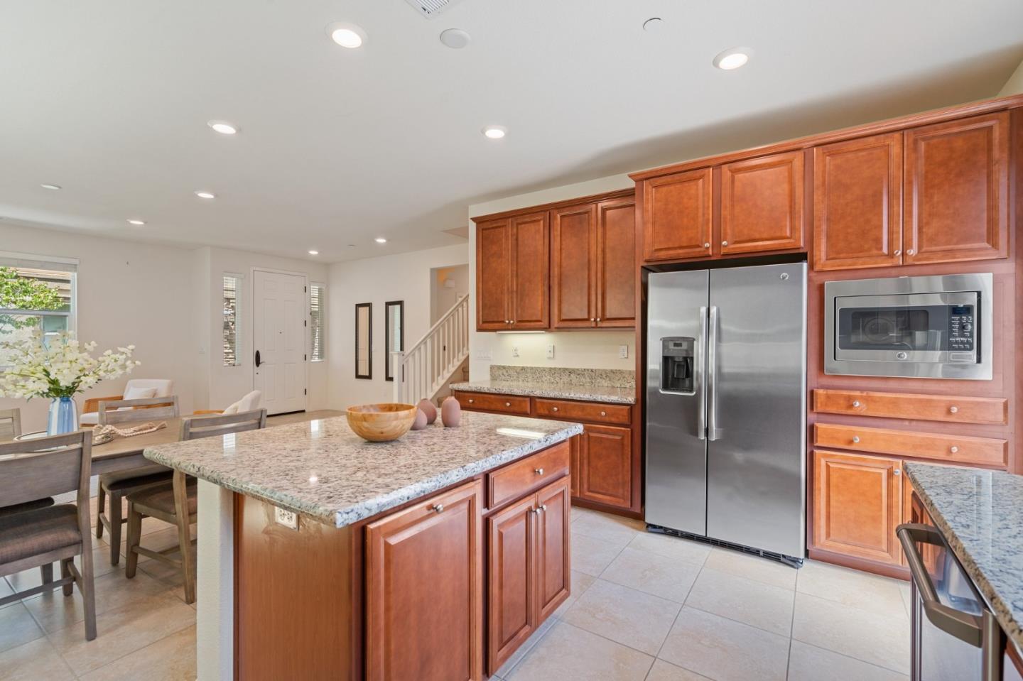 2762 Alliston Loop