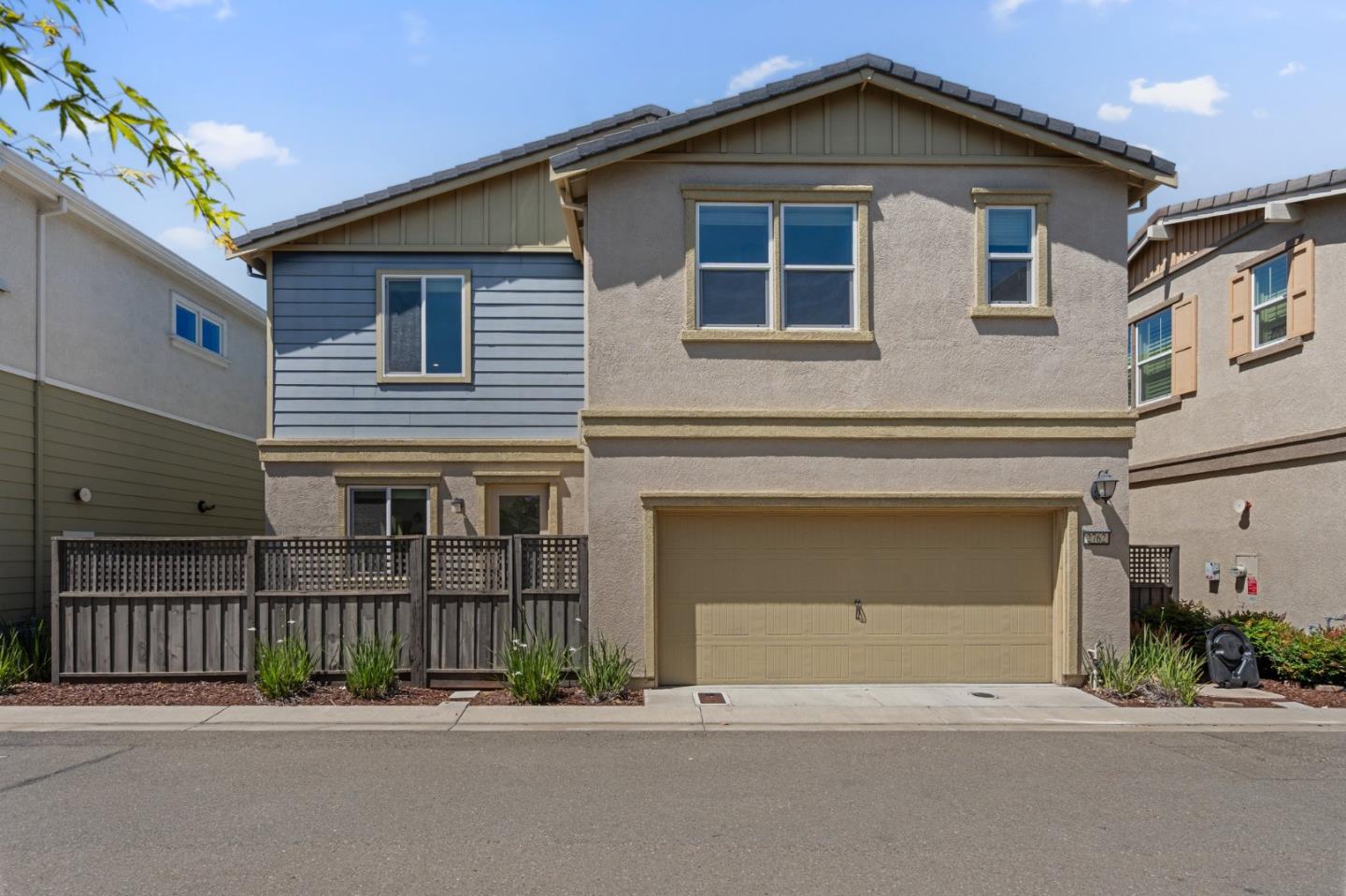 2762 Alliston Loop