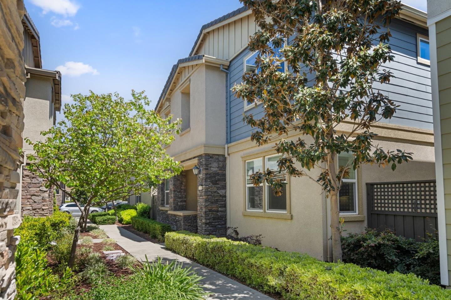 2762 Alliston Loop
